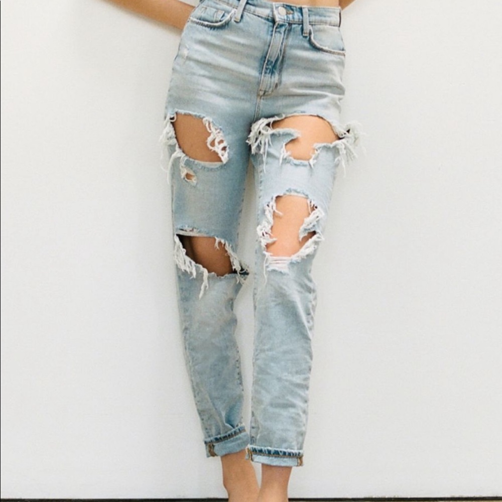 URBAN OUTFITTERS Destroyed Boyfriend Jeans